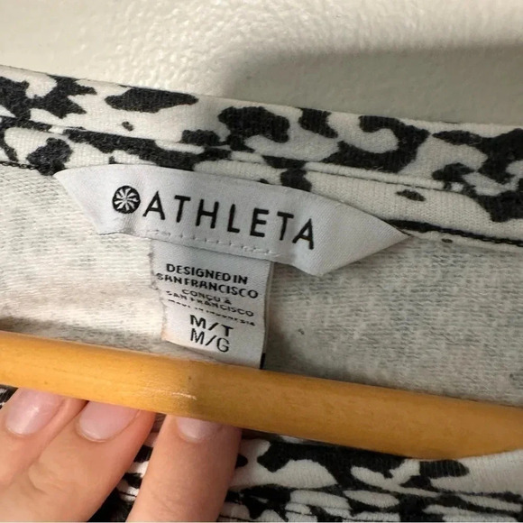 Athleta balance printed pullover sweater M - Picture 6 of 6